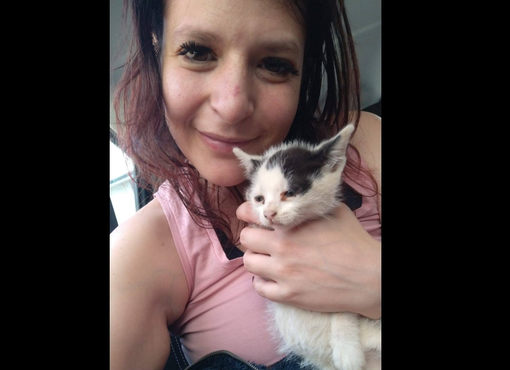 Sara Vega con Giudy, uno degli ultimi arrivi a Casaringhio