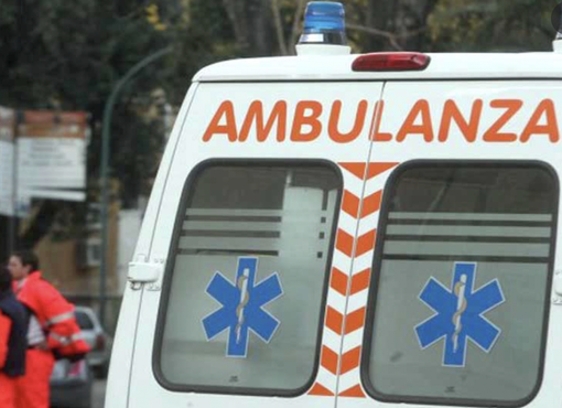 Scontro tra un'auto e una moto: sessantenne ferito a Busto