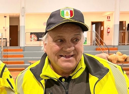 Giacomino Ferrario e l'incendio domato dell'auto: «Il mio primo intervento da quando sono in pensione»