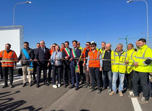 Inaugurato il collegamento stradale Lainate-Rho: «Passo avanti per l'ampliamento della A8» Inaugurato il collegamento stradale Lainate-Rho: «Passo avanti per l'ampliamento della A8»