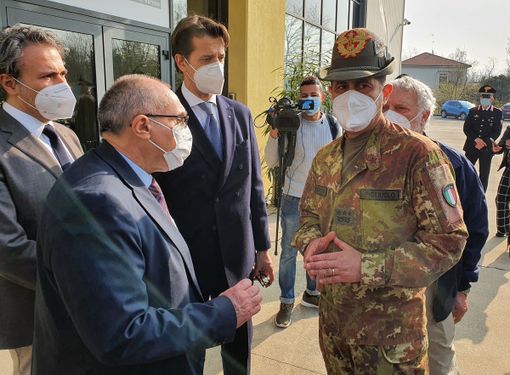 Il generale Figliuolo all’hub di MalpensaFiere: «Un esempio di buona pratica»