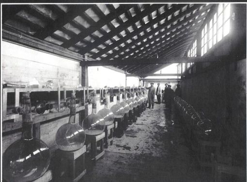 Un'immagine storica dell'interno dell'ex Polveriera di Taino