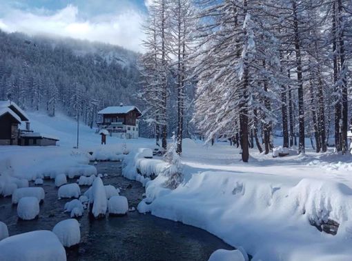 Quel paesaggio fiabesco dell'Alpe Devero sepolta da più di un metro di neve Quel paesaggio fiabesco dell'Alpe Devero sepolta da più di un metro di neve