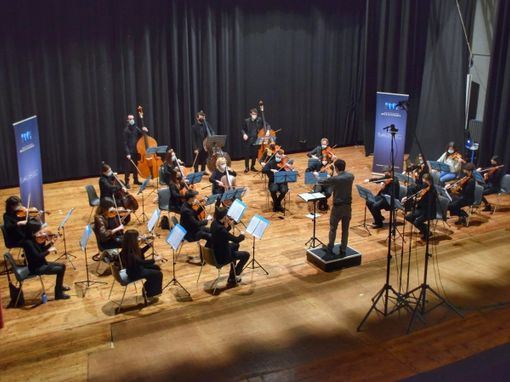 L’orchestra Alchimia torna al Sociale. Musica in streaming «contro il silenzio imposto dalla pandemia»