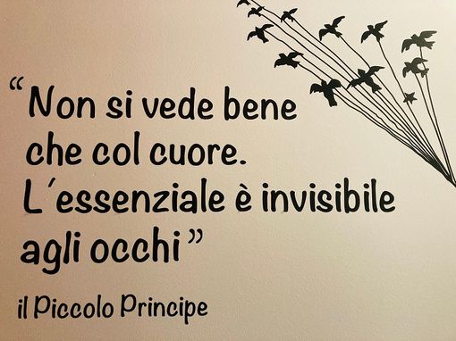 I disegni dei bambini si colorano di blu per la settimana di sensibilizzazione sull'autismo