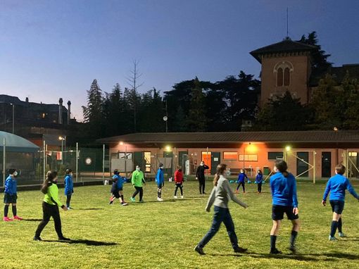 L’entusiasmo delle Pink Stripes. Le giovani calciatrici tornano in campo