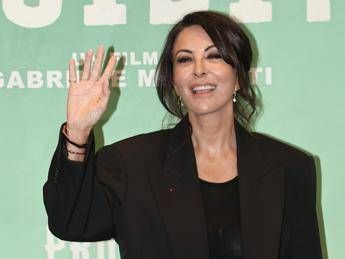 'Gloria-Il ritorno', stasera 3 marzo su Rai 1: le anticipazioni del tv movie con Sabrina Ferilli 'Gloria-Il ritorno', stasera 3 marzo su Rai 1: le anticipazioni del tv movie con Sabrina Ferilli