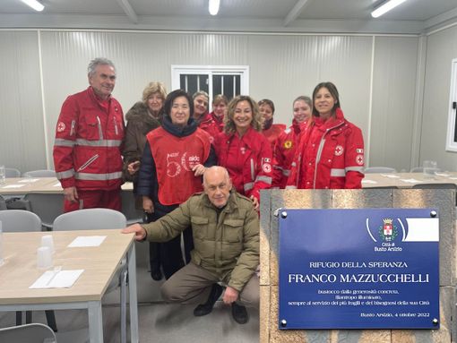 LA FOTO. Il Natale che riscalda i cuori: Aido e Cri per i senzatetto