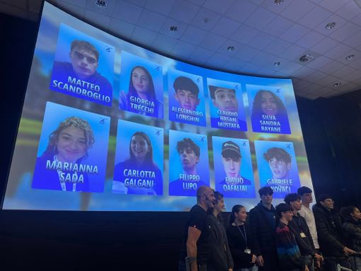 La staffetta tra prima e seconda squadra di &quot;Oltre l'impossibile&quot; - Foto dal profilo Fb della dirigente Amanda Ferrario