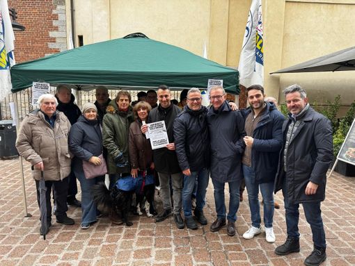 La Lega in centro per il Taser agli agenti La Lega in centro per il Taser agli agenti