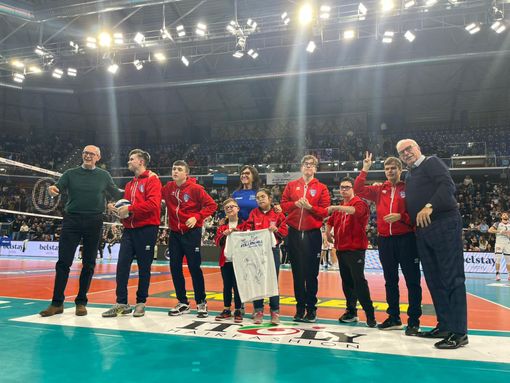“Tutti abili tutti inclusi!”: progetto bustocco premiato a Milano davanti al pubblico della Superlega di volley “Tutti abili tutti inclusi!”: progetto bustocco premiato a Milano davanti al pubblico della Superlega di volley