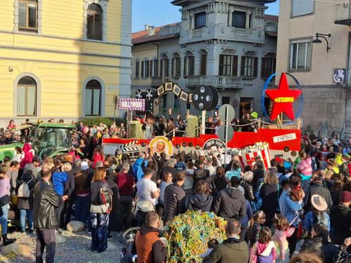 Carnevale Bustese, è il giorno dei carri. Ecco divieti di transito e sosta Carnevale Bustese, è il giorno dei carri. Ecco divieti di transito e sosta