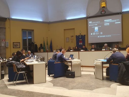 VIDEO. L’ingresso di Tallarida e Laura Rogora nel gruppo di FdI. Il nuovo assetto della maggioranza