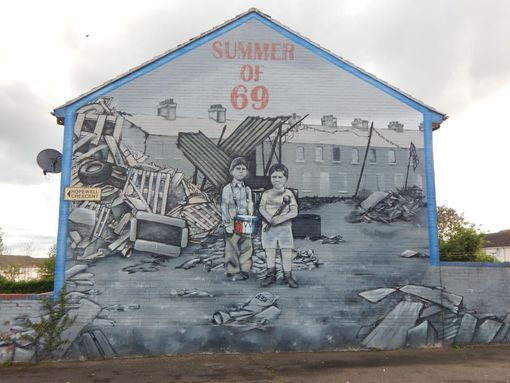 Belfast tra muri, musica e passioni politiche: il Circolo Quarto Stato porta l'Irlanda a Cardano Belfast tra muri, musica e passioni politiche: il Circolo Quarto Stato porta l'Irlanda a Cardano