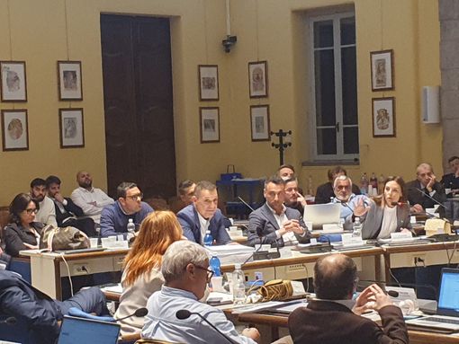 Violenza a Busto, per Max Rogora (FdI) «ci vuole la catapulta». Tovaglieri (Lega): «Castrazione chimica»