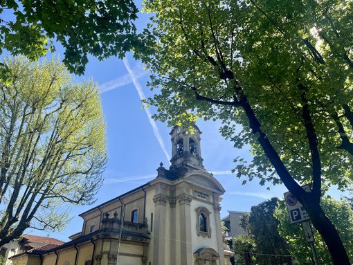 Splende la primavera sulla chiesa di San Giuseppe