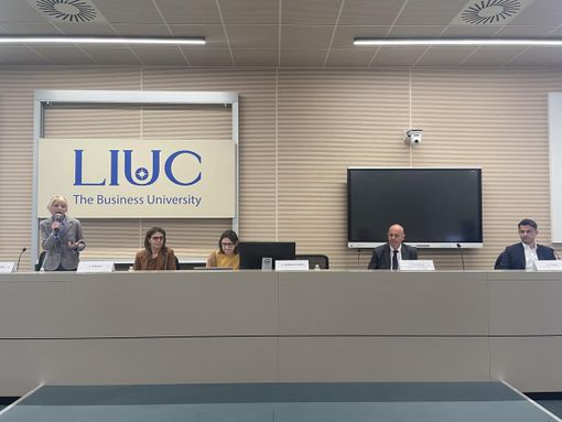 Il valore della ricerca scientifica: alla Liuc un viaggio tra scienza, salute e innovazione Il valore della ricerca scientifica: alla Liuc un viaggio tra scienza, salute e innovazione