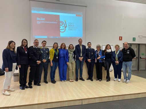 “Oggi ti insegno io”: al Verri un viaggio immersivo contro il gioco d’azzardo “Oggi ti insegno io”: al Verri un viaggio immersivo contro il gioco d’azzardo