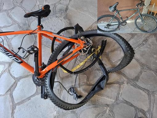 Le due bici coinvolte nell'incidente