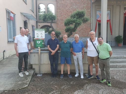 Un nuovo defibrillatore a Borsano. Grazie all’impegno del gruppo parrocchiale