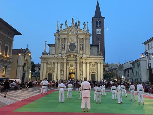 VIDEO. Estate a Busto: il giovedì sera si accende di ritmo e arti marziali VIDEO. Estate a Busto: il giovedì sera si accende di ritmo e arti marziali