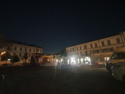 Le iniziative in piazza Vittorio Emanuele rimangono al buio