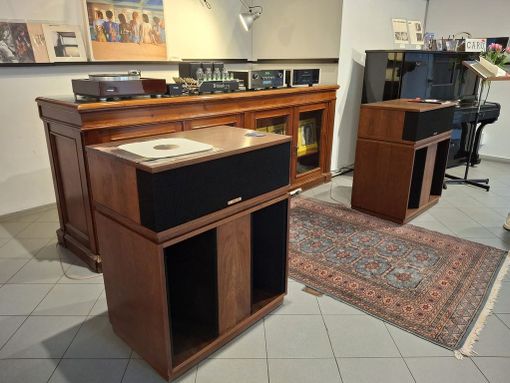 Ascolto e gusto: “Vino musica &amp; vinili” alla Galleria Boragno