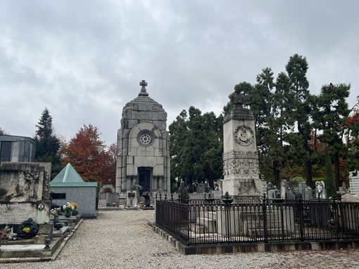 Bilancio, meno entrate da multe e concessioni cimiteriali. E Max Rogora sbotta: «Tombe abbandonate da anni»