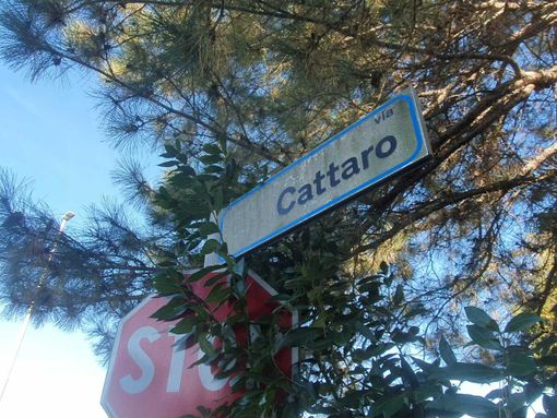 Perdita d’acqua nelle case Aler di Borsano, tecnici al lavoro Perdita d’acqua nelle case Aler di Borsano, tecnici al lavoro