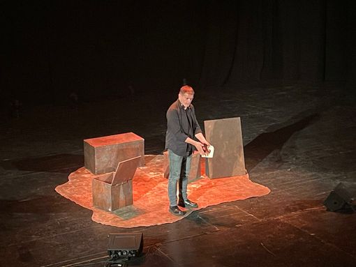 Sold out al Teatro Sociale con Massini: “L’alfabeto delle emozioni” apre la nuova gestione
