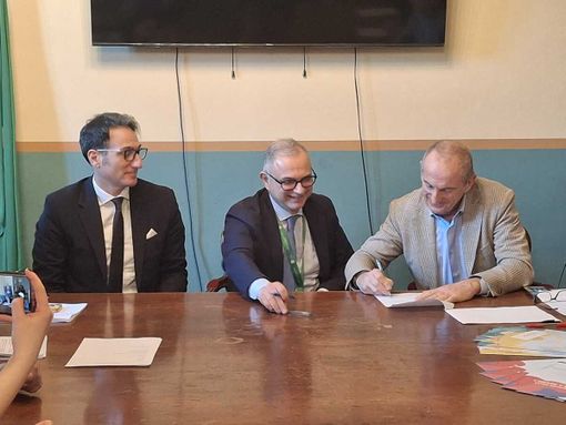 Coltivare la salute: firmato il protocollo che porta la prevenzione nelle scuole di Busto Coltivare la salute: firmato il protocollo che porta la prevenzione nelle scuole di Busto