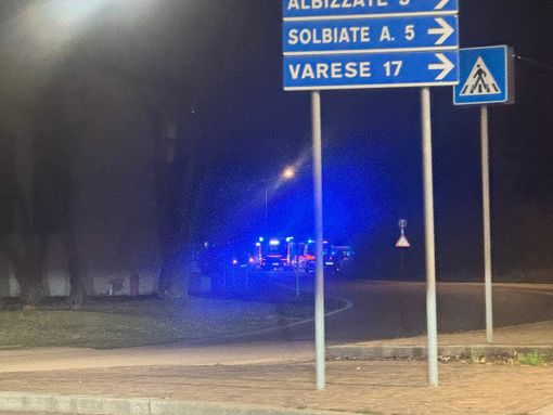 Il luogo dell'incidente e le luci dei mezzi di soccorso