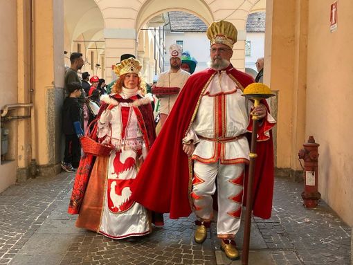 GALLCARNAVAL 2026. Re Risotto entra nelle scuole: il Carnevale di Gallarate parte dai bambini