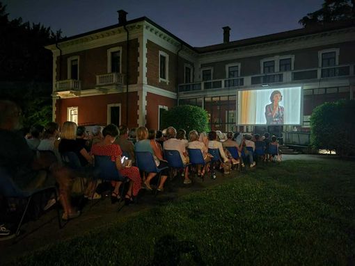 Villa Calcaterra torna a offrire il cinema sotto le stelle