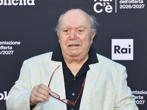 Lino Banfi, oggi spegne 90 candeline: chi è davvero Pasquale Zagaria Lino Banfi, oggi spegne 90 candeline: chi è davvero Pasquale Zagaria