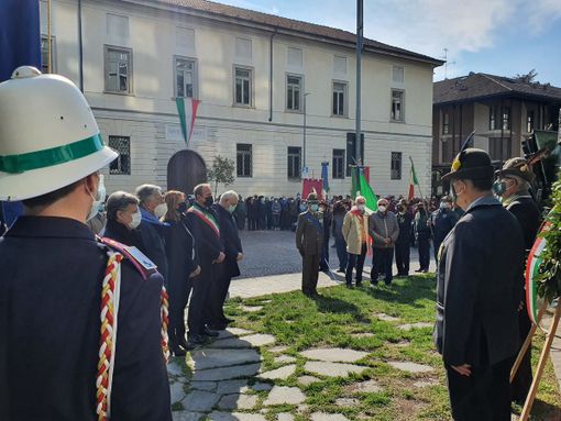 Il 25 aprile di Busto tra memoria e condanna della guerra. Il sindaco: «Inaccettabile attacco della Russia di Putin» Il 25 aprile di Busto tra memoria e condanna della guerra. Il sindaco: «Inaccettabile attacco della Russia di Putin»