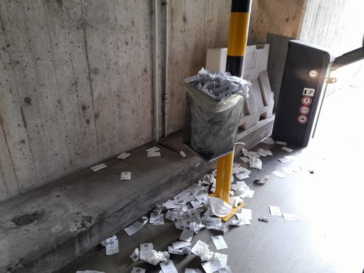 Unni al Seprio Park di Gallarate: rifiuti e imbrattamenti Unni al Seprio Park di Gallarate: rifiuti e imbrattamenti