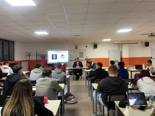 I ragazzi del professionale sportivo preparano il loro evento con un prof speciale