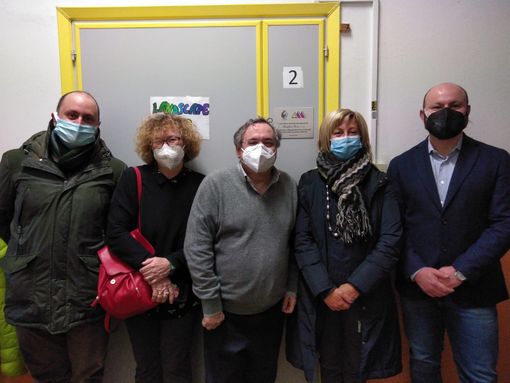 I giovani castellanzesi apprendono e studiano minerali nell'aula “Gianfelice Storni”