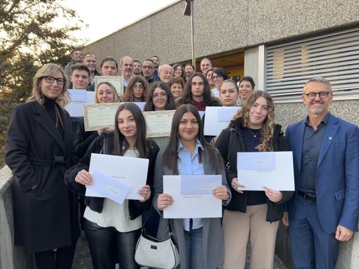 Il settore grafico del Varesotto premia sei nuovi giovani talenti nella storica Pusterla 1880 Spa Il settore grafico del Varesotto premia sei nuovi giovani talenti nella storica Pusterla 1880 Spa