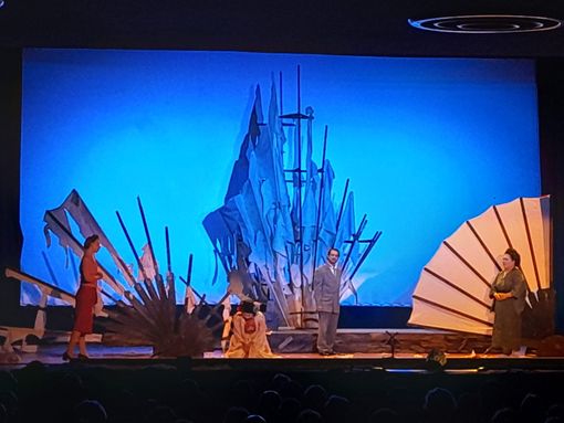 Lirica, Busto cancella la sua &quot;Prima&quot;