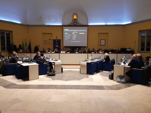 Consiglio Comunale di Busto, passa il Rendiconto di gestione. Minoranze critiche su Pums e aumenti
