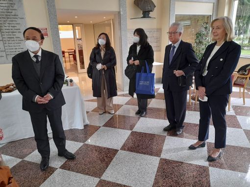 FOTO. Delegazione di Pechino all’Istituto La Provvidenza: «La vostra esperienza a favore degli anziani cinesi»