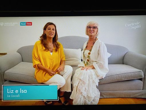 Elisabetta e Isa a Cortesie per gli ospiti Elisabetta e Isa a Cortesie per gli ospiti