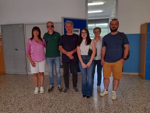 Lucio Ghioldi, terzo da sinistra, è il nuovo sindaco di Solbiate Olona Lucio Ghioldi, terzo da sinistra, è il nuovo sindaco di Solbiate Olona
