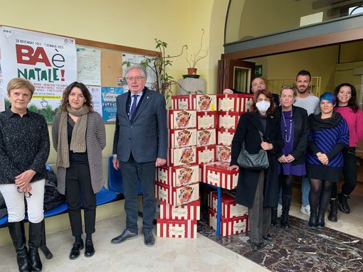 Il Lions Club Castellanza Malpensa dona 25 pacchi di generi alimentari per i bisognosi