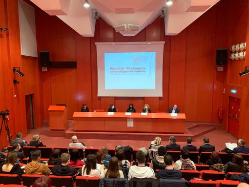 A Busto un convegno sugli Its. Obiettivo: far incontrare domanda e offerta di lavoro