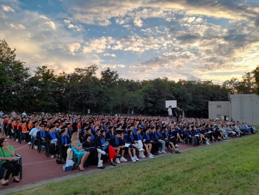 VIDEO e FOTO - Destinazione sogni: festa grande per i diplomati dell’Ite Tosi VIDEO e FOTO - Destinazione sogni: festa grande per i diplomati dell’Ite Tosi