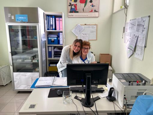 La dottoressa Menzaghi e l'infermiera Lorena Maboni