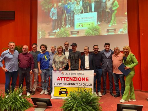 VIDEO. «Le piste ciclabili non agevolano i ciclisti professionisti, spesso sono più pericolose delle strade»